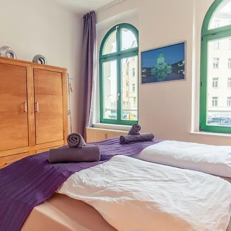 Feelgoodflats Design In Center, Station Close With Netflix Und Workplace